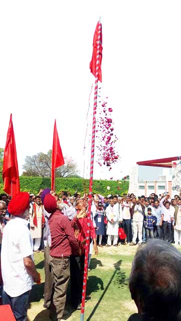  Flag hoisting by comrade Nakshatra Singh Khewa - CPIML 10th Congress 24March2018